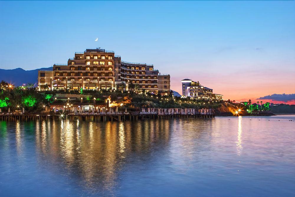 Merit Royal Hotel & Casino Karavas  외부 사진