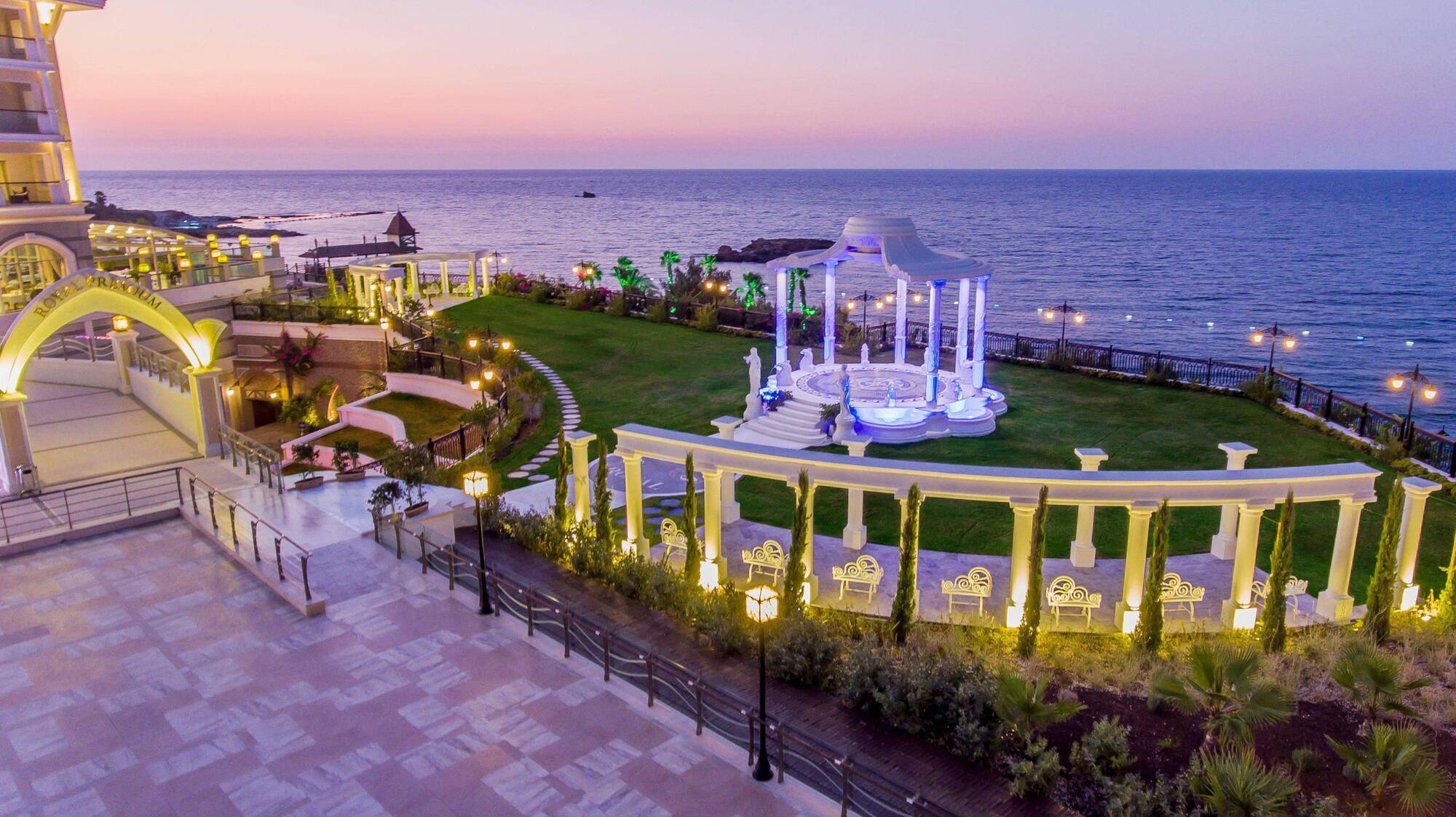 Merit Royal Hotel & Casino Karavas  외부 사진